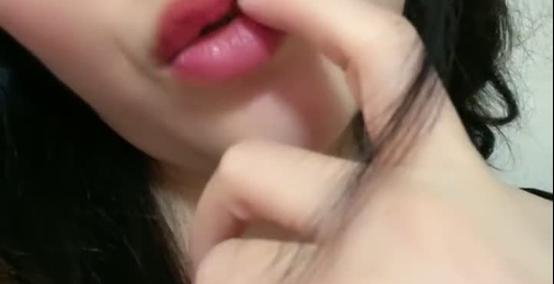 💖 [Uncensored] 馒头逼新人美女登场，大红唇圆润美乳，小穴好紧掰不开，小洞紧致极品名器，操起来爽