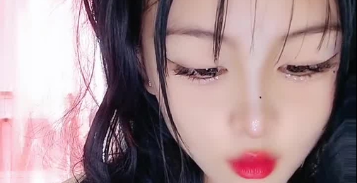 七彩主播6月30日下午2点~18岁蝴蝶小骚B好诱人呀~哥哥有时间可以来单独一对一哦！