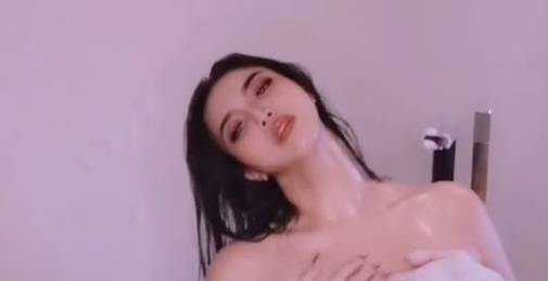 亚洲乳神！Onlyfans属于你的最棒大奶子ariaboobie系列coser巨乳女特工护士电竞解说员超骚福利