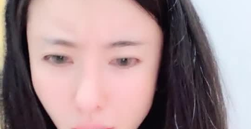 💖 [Uncensored] 妖娆美少妇欧美风格跪着吃双屌，前后齐夹击，一顿后入猛如虎，撸射在肚子上